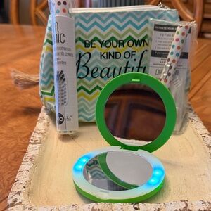 VIOlife travel case with sonic toothbrush, precision trimmer and lighted compact